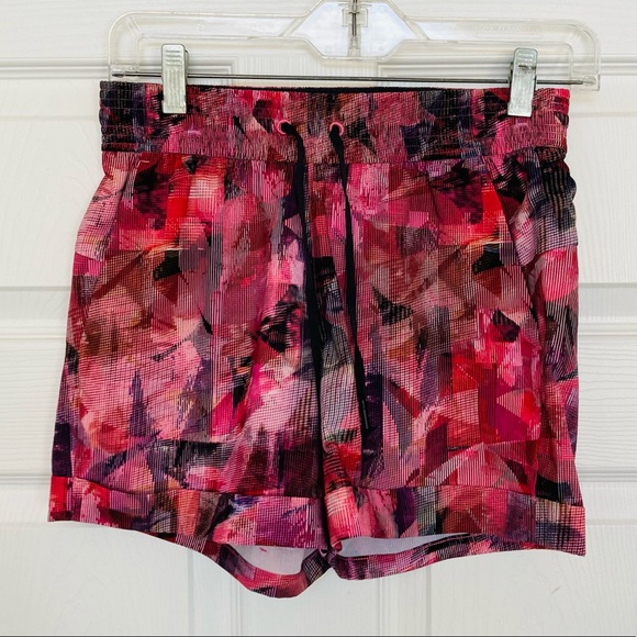 Lululemon sun dazed multiprint shorts 4 - Picture 1 of 5